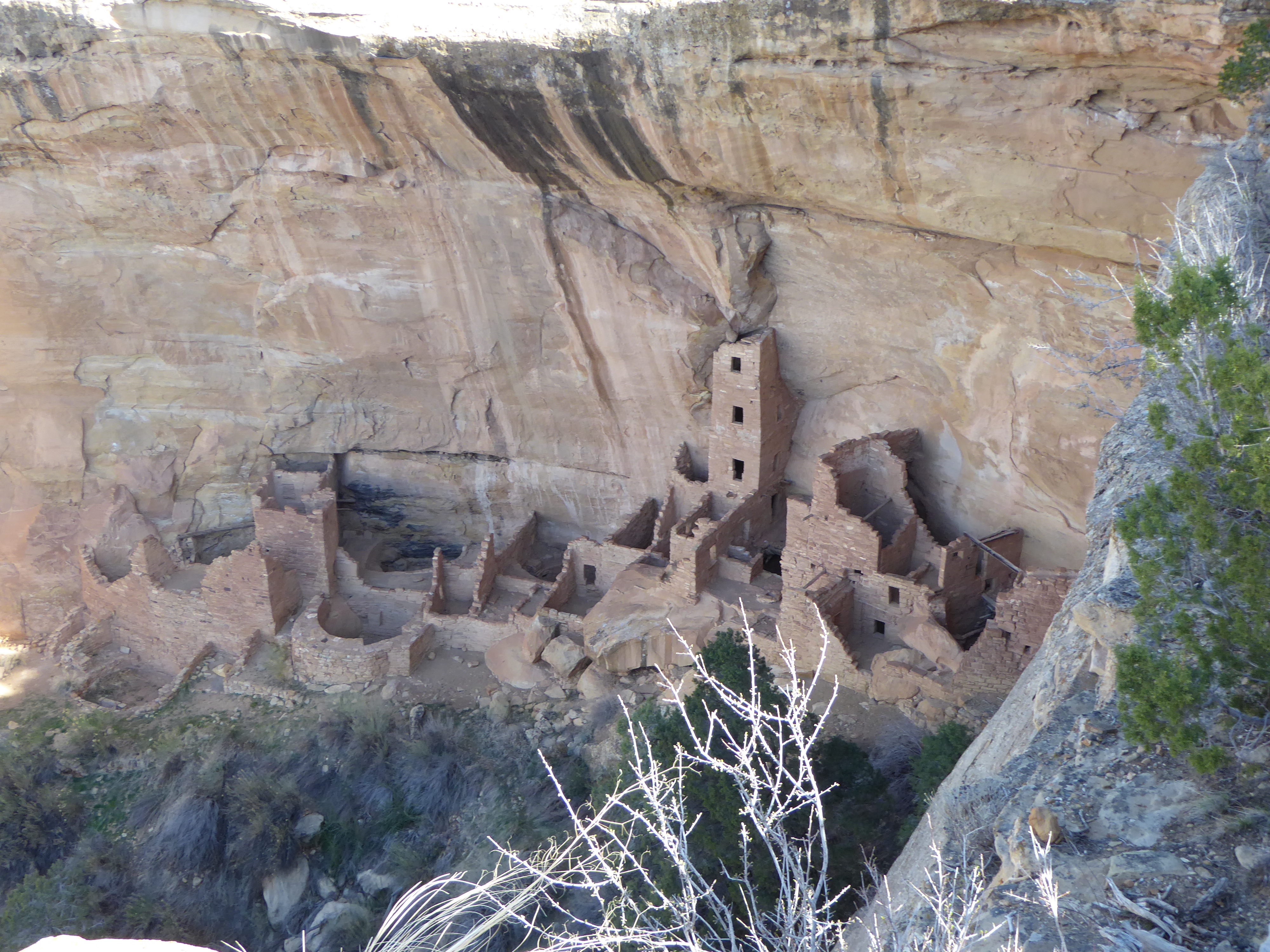 Cliff Dwelling of Square Tower Hosue