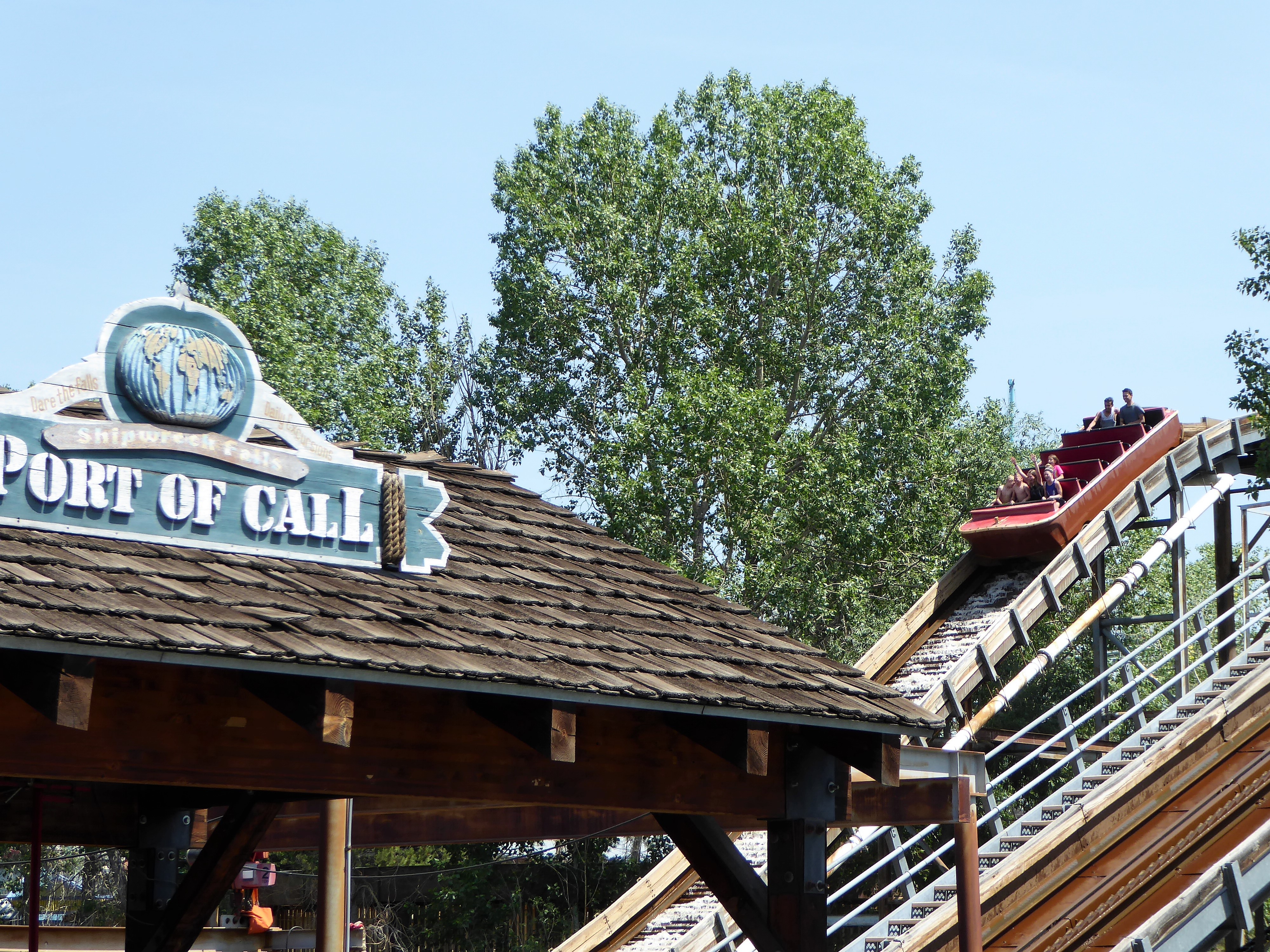 Ultimate Guide to Elitch Gardens Shipwreck Falls