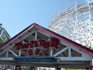 Ultimate Guide to Elitch Gardens Twister II