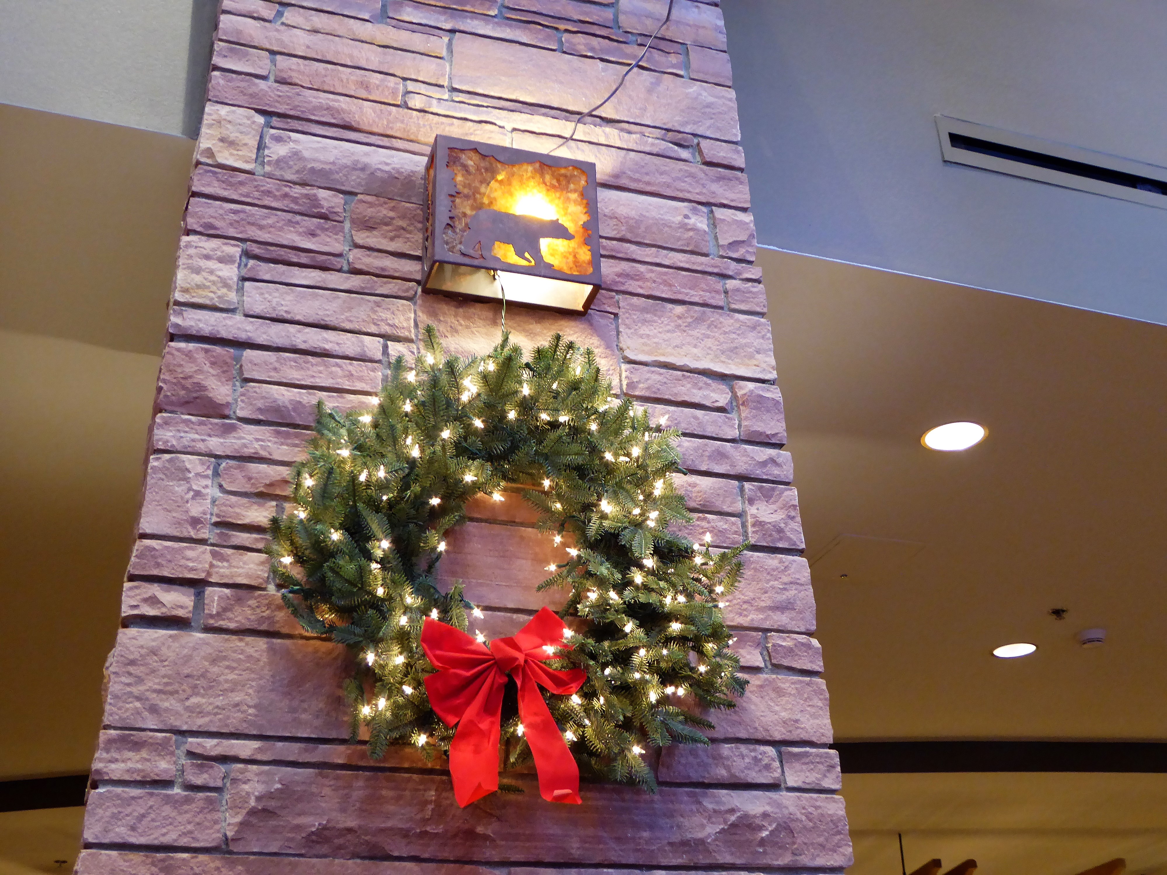 Christmas in Colorado Great Wolf Wreath